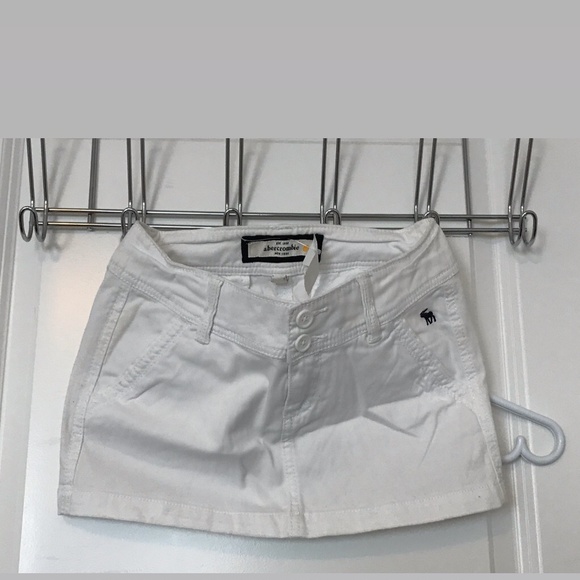 BNWT Abercrombie & Fitch Denim skirt - Picture 1 of 1